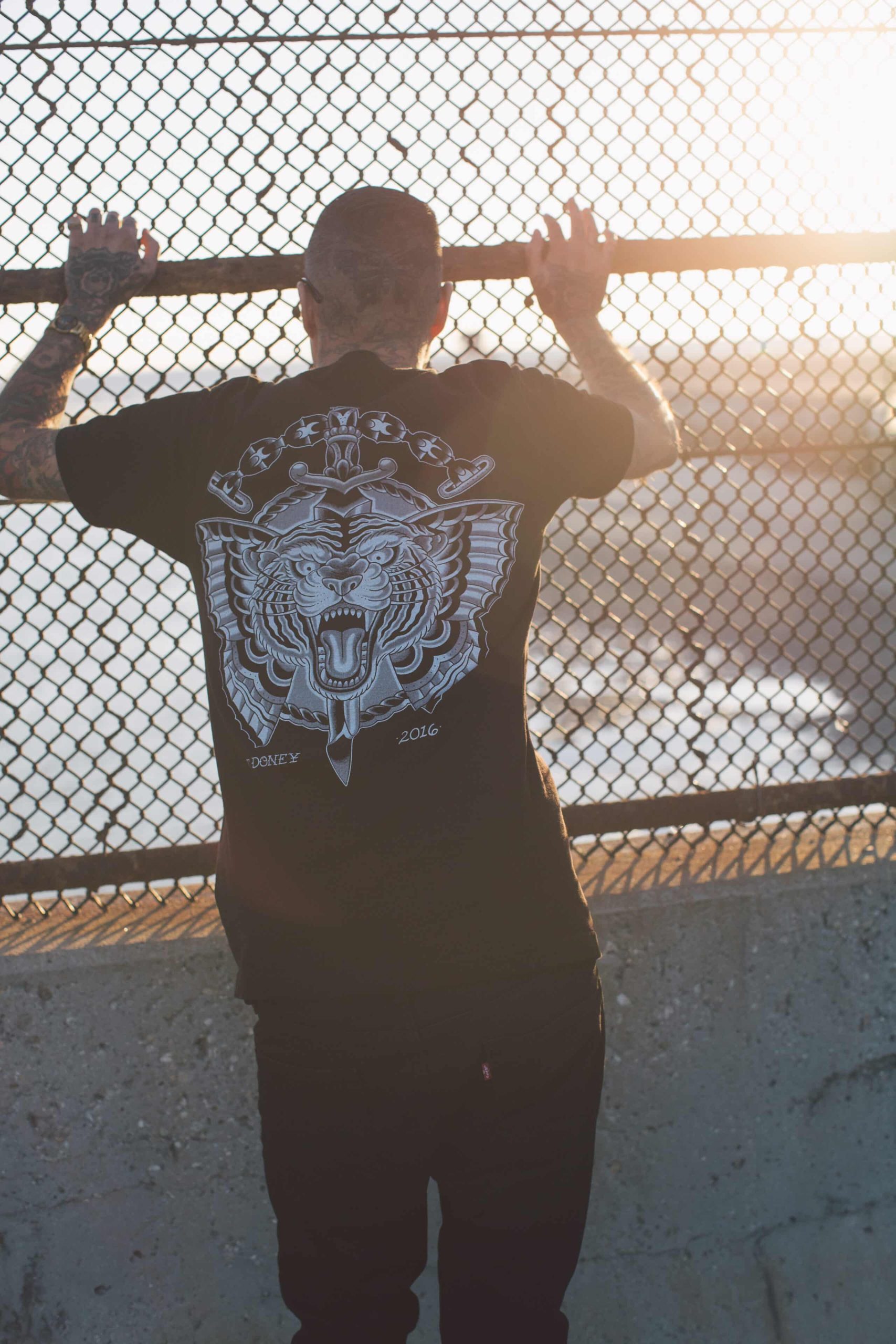 Flying Tiger - Men's T-Shirt - Image 3